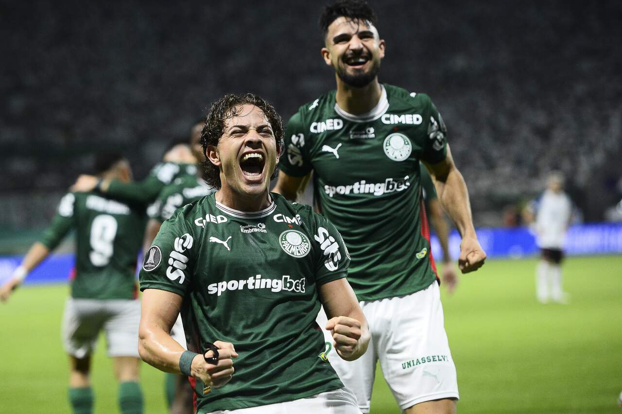 Giay marca, e Palmeiras vence LDU pela Libertadores