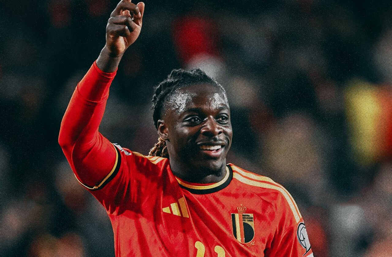 Doku, titular da Bélgica, sente desconforto e deixa treino Doku, titular da Bélgica, sente desconforto e deixa treino