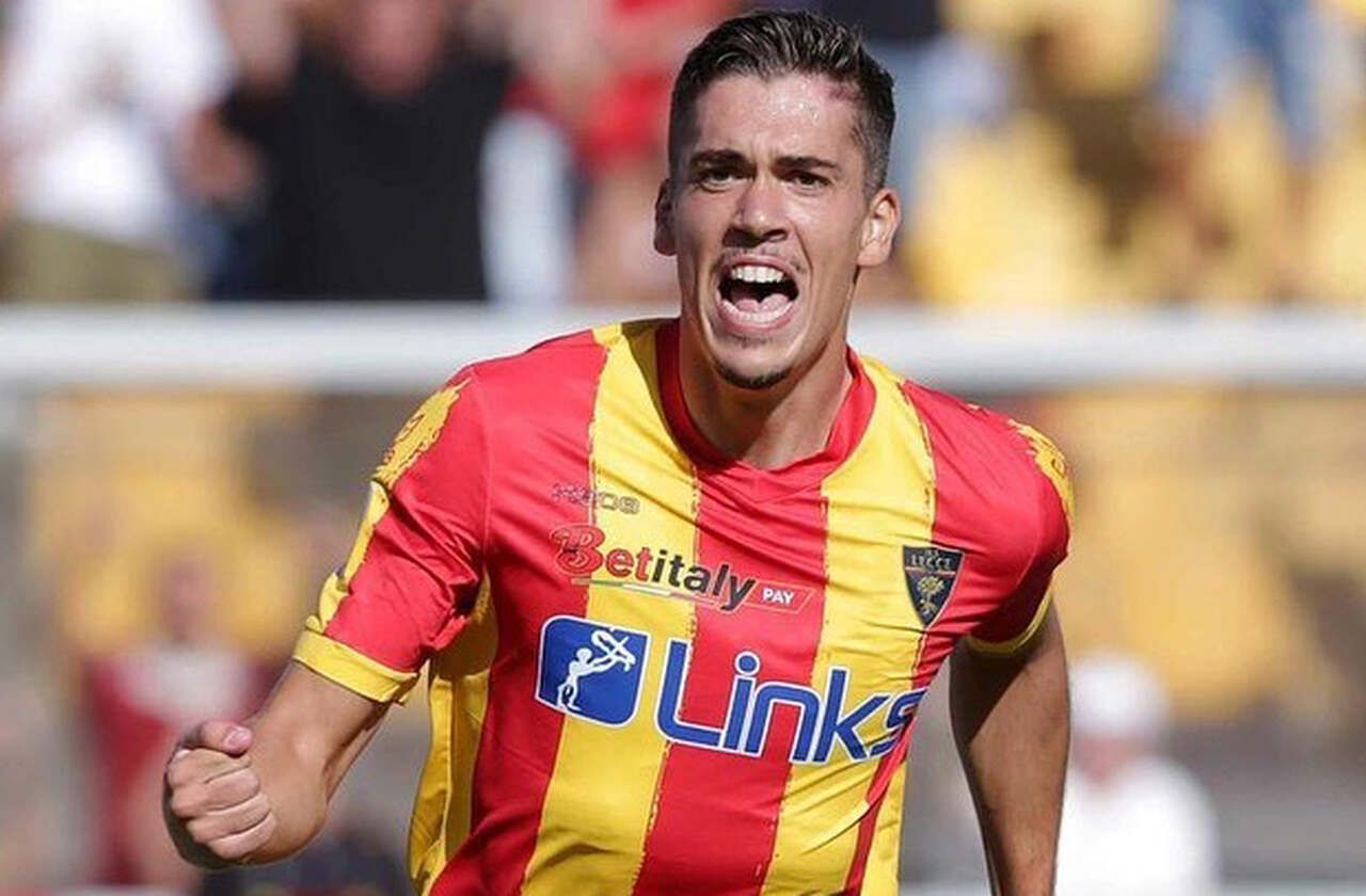 Ex-promessa da base do Barcelona se aposenta aos 23 anos
