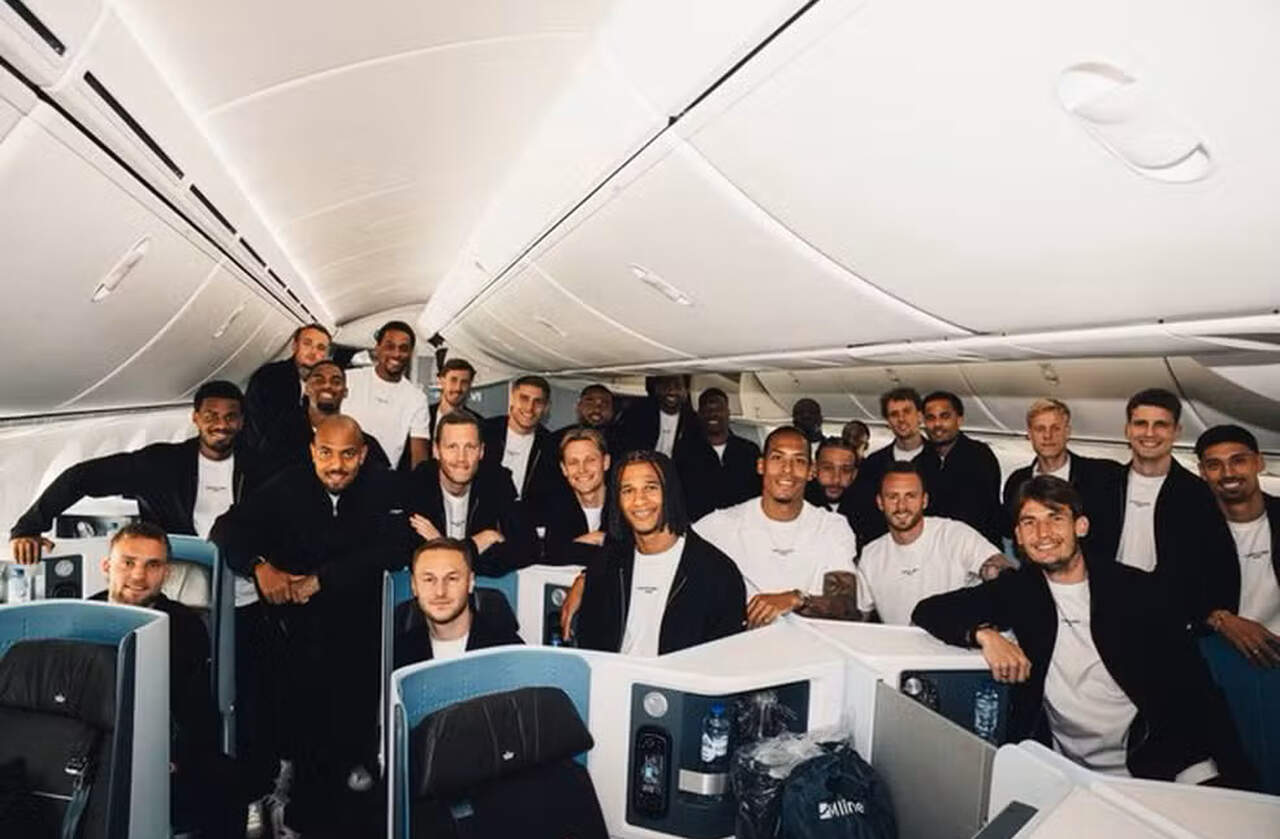 Holanda desembarca em Nova York rumo à Copa