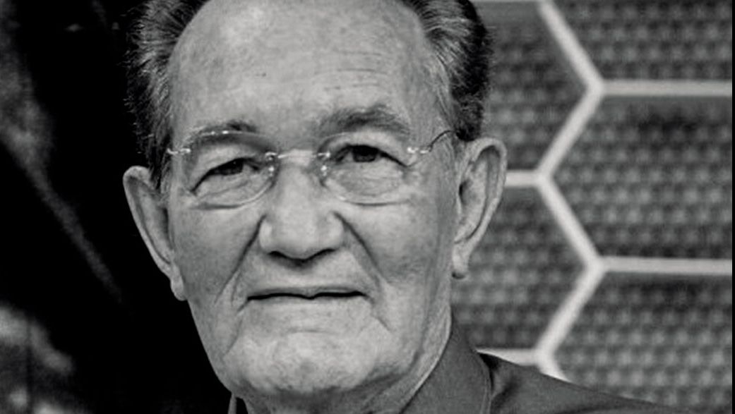 Morre o jornalista esportivo Léo Batista, aos 92 anos