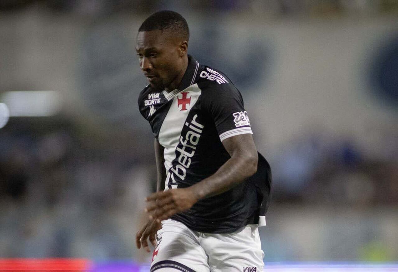 Loide volta a ser relacionado no Vasco após um ano e dois meses longe