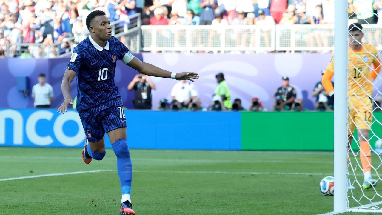 França sofre, mas vence retranca paraguaia e se classifica