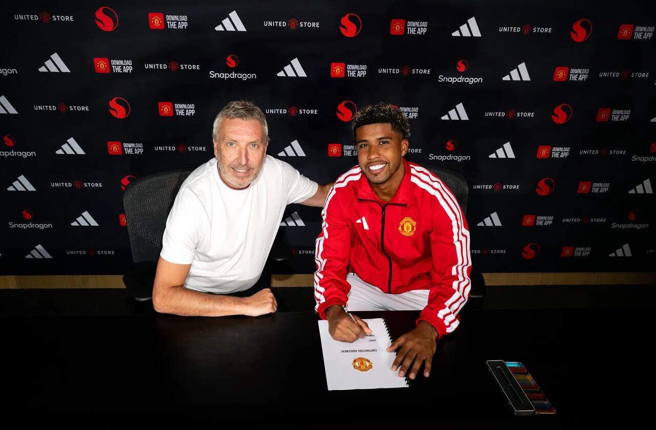 Manchester United anuncia a contratação de Andrey Santos Manchester United anuncia a contratação de Andrey Santos