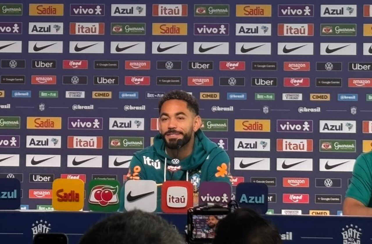“Assunto de número é irrelevante”, diz Matheus Cunha sobre camisa 9 