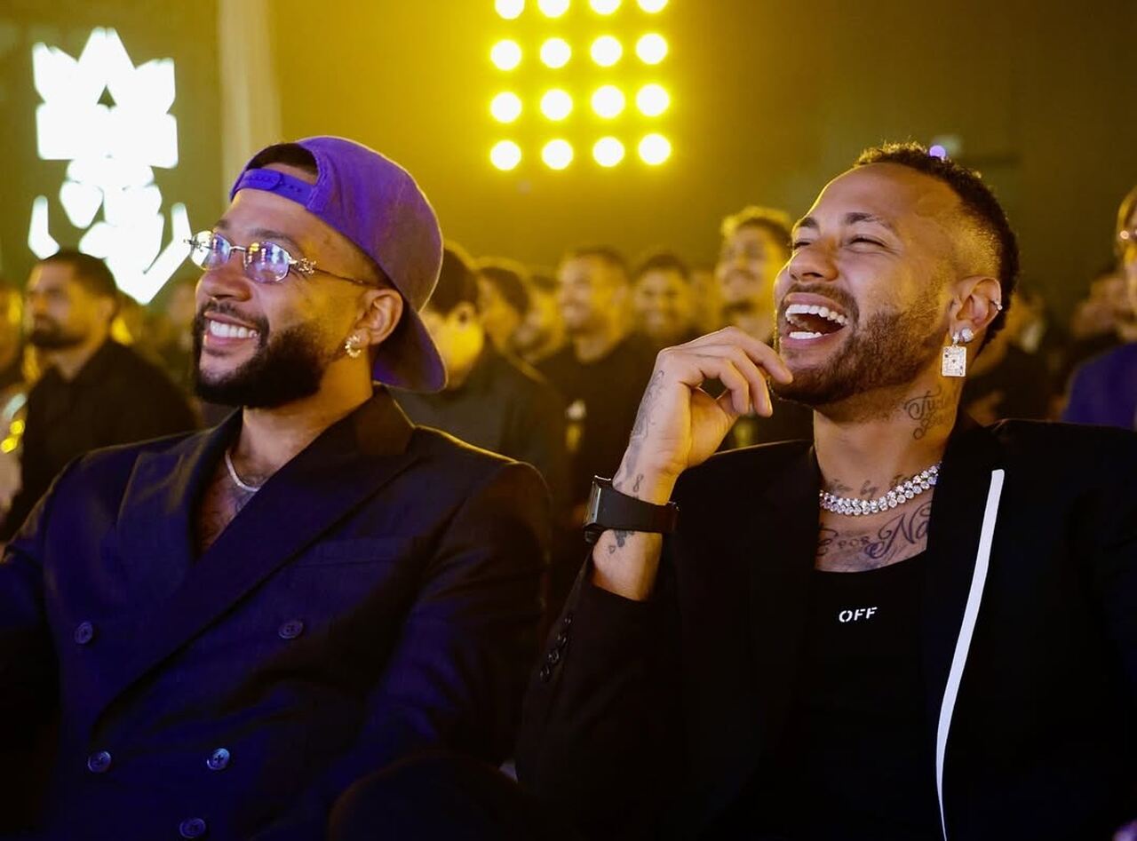 Memphis comenta live de Neymar e faz proposta inusitada Memphis comenta live de Neymar e faz proposta inusitada