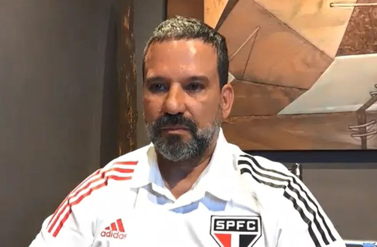 Conselho do São Paulo marca votação que pode afastar presidente do órgão