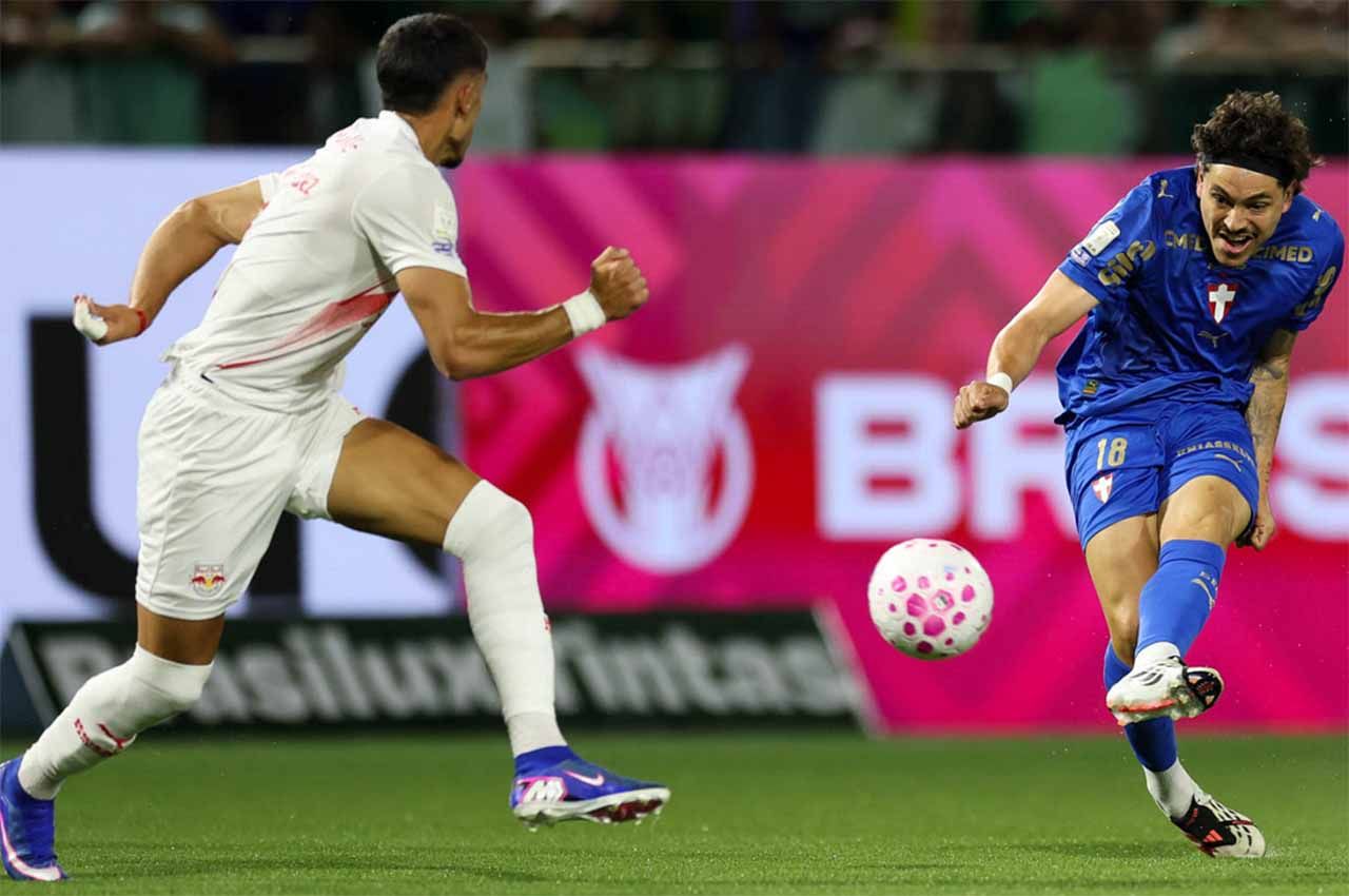 Palmeiras vence o Bragantino e dorme na liderança