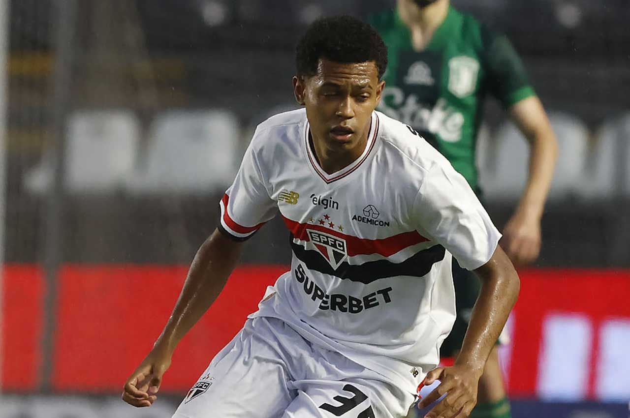 São Paulo libera jogador de graça para o Botafogo-SP São Paulo libera jogador de graça para o Botafogo-SP