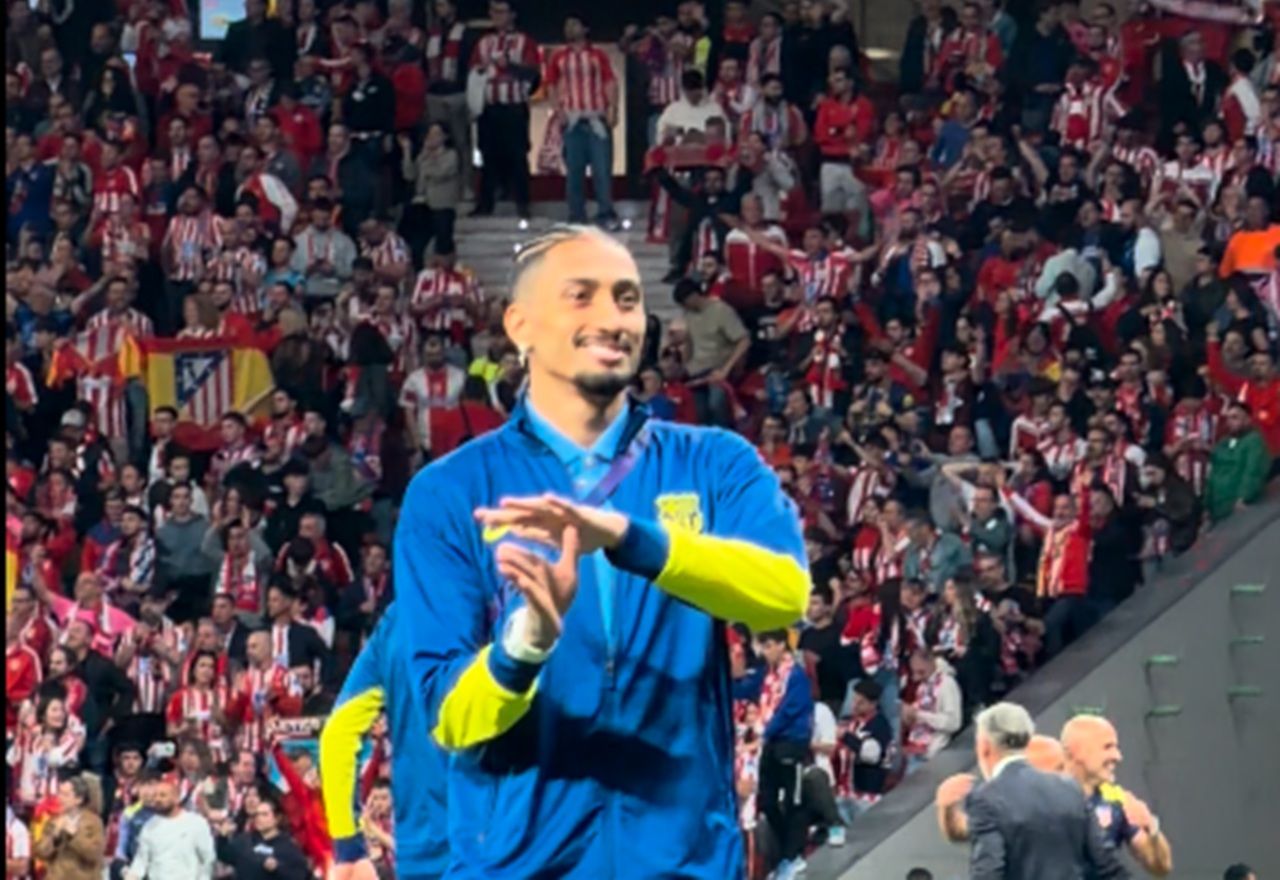 "Foi um jogo roubado", detona Raphinha após eliminação do Barcelona na Champions