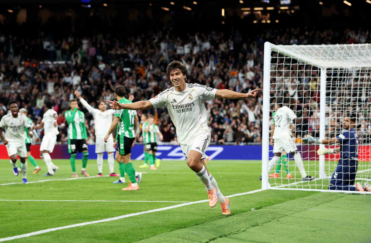 Real Madrid se impõe e goleia Betis com brilho de Gonzalo García e Rodrygo