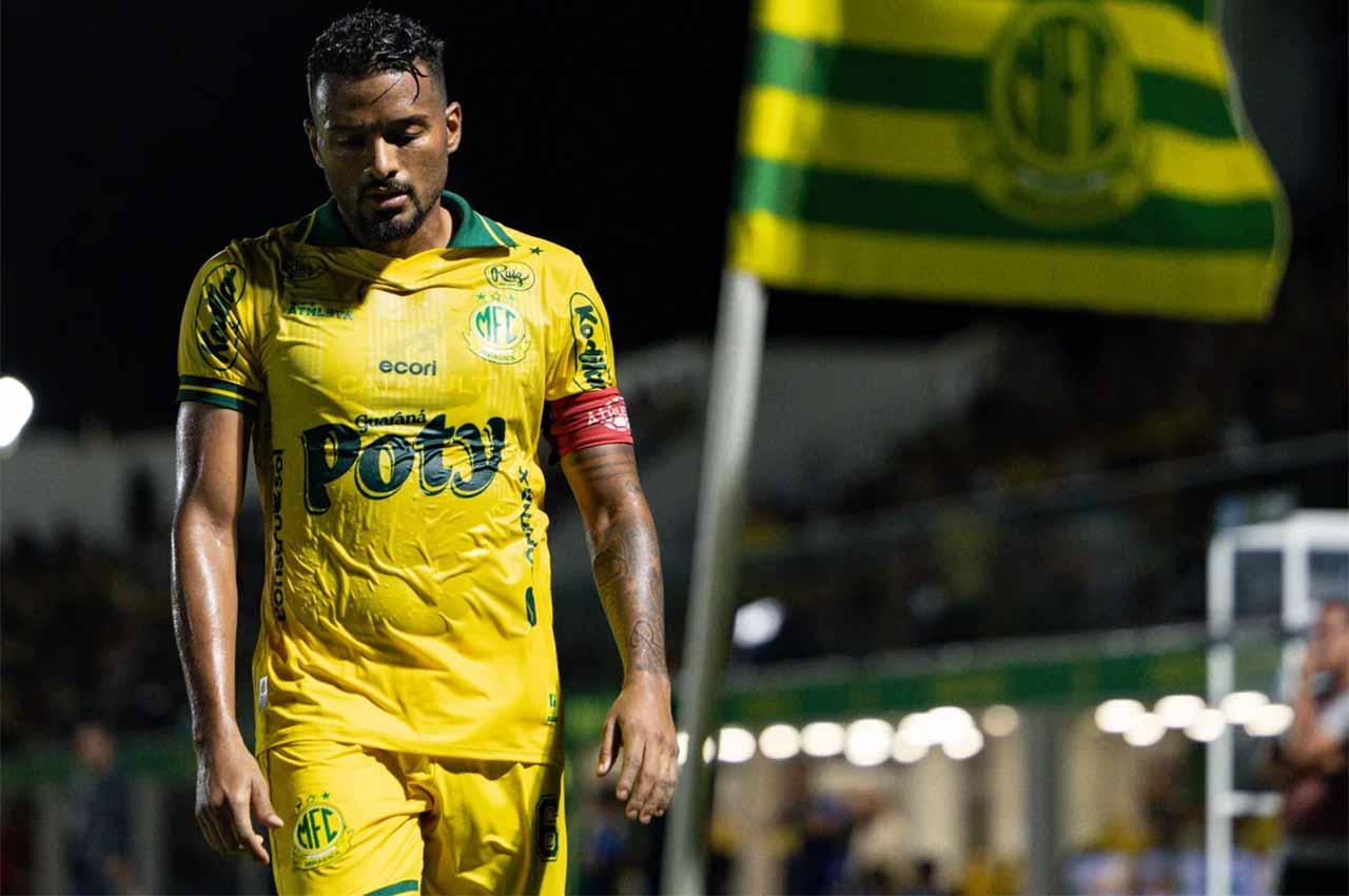 Reinaldo se manifesta após receber cusparada