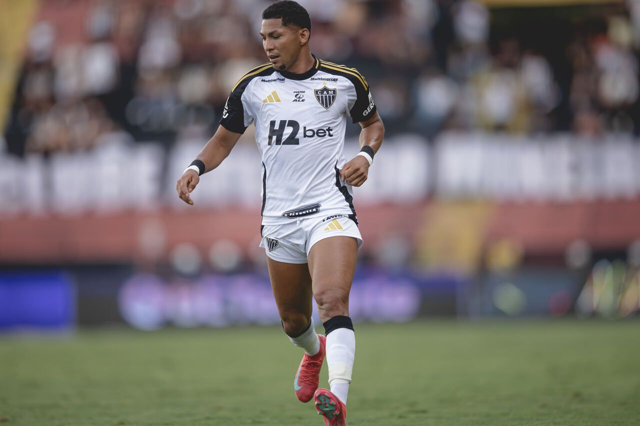 Santos encaminha a contratação do atacante Rony, do Atlético-MG