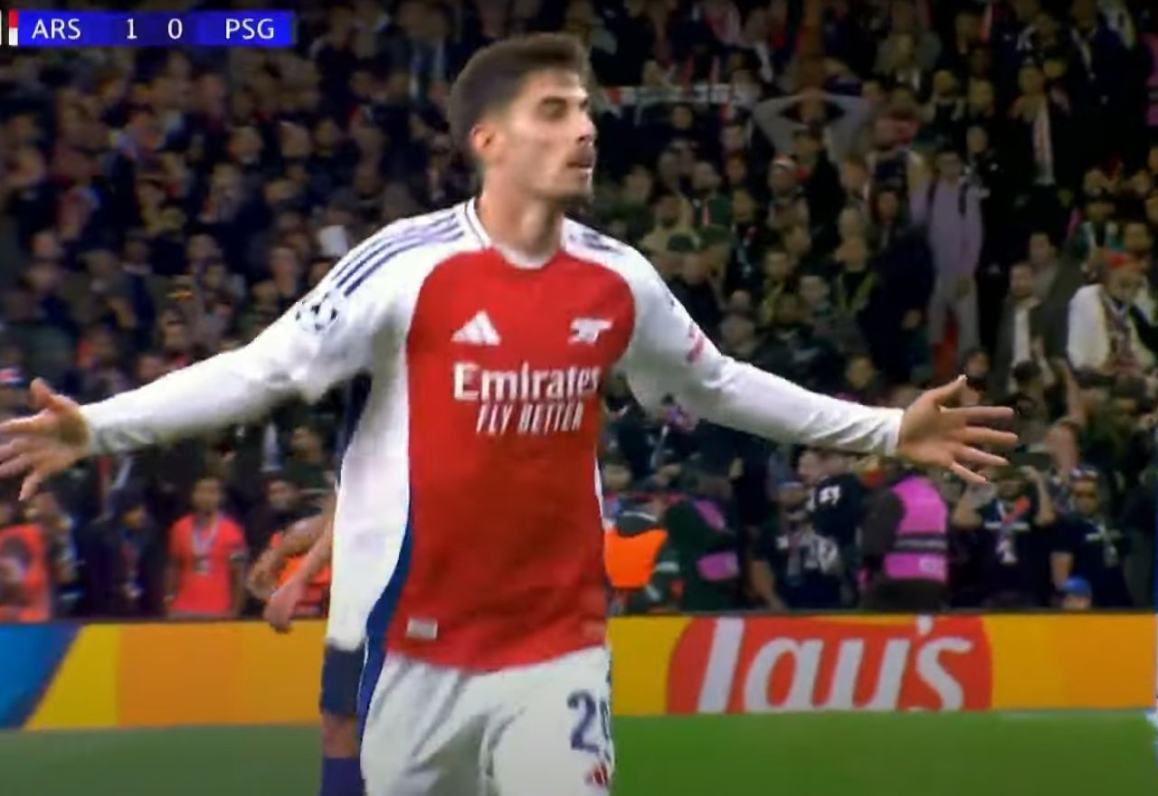 Gol! Havertz recebe ótimo cruzamento de Trossard e ganha no alto da defesa do PSG. Foto: Reprodução/SBT