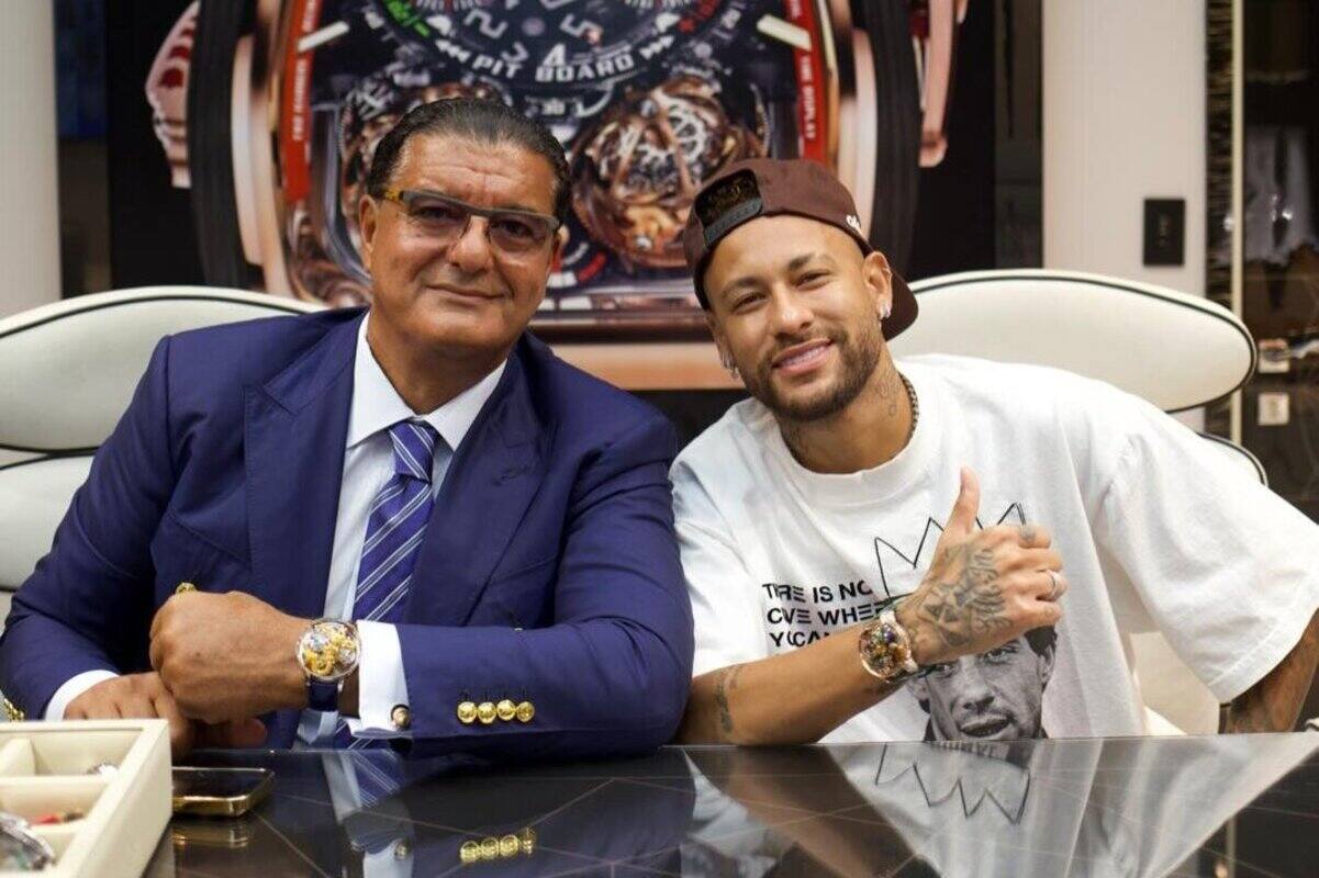 Neymar compra relógio de luxo de R$ 5 milhões