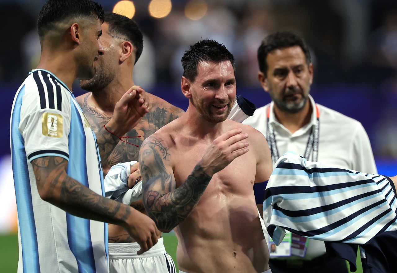 O choro do alívio: Messi ganha sobrevida na Copa após virada