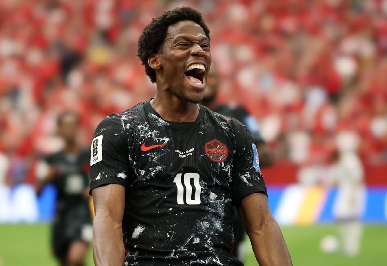 Canadá goleia Catar em jogo marcado por lesão séria Canadá goleia Catar em jogo marcado por lesão séria