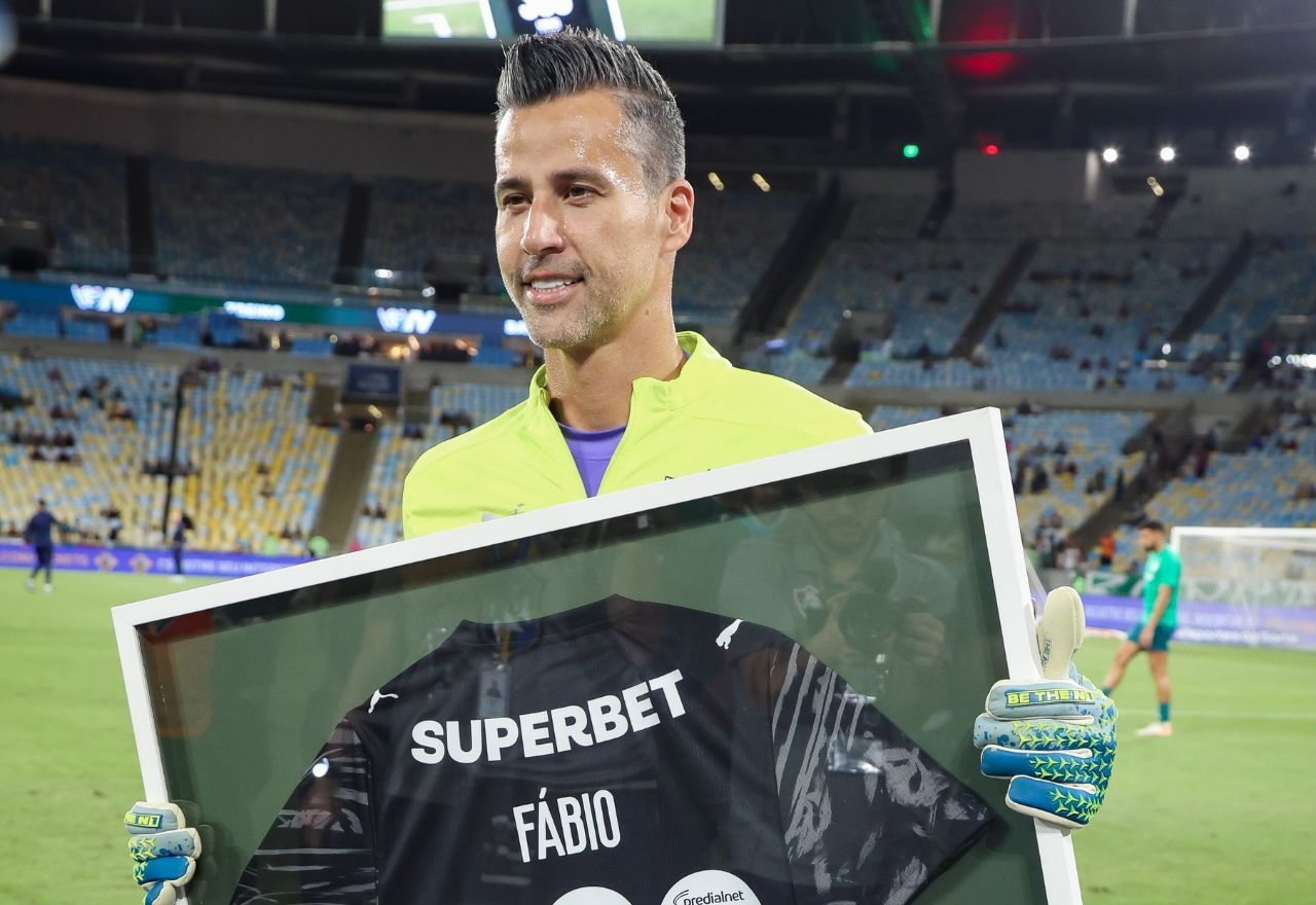 Fábio atinge 300 partidas pelo Fluminense no Maracanã Fábio atinge 300 partidas pelo Fluminense no Maracanã