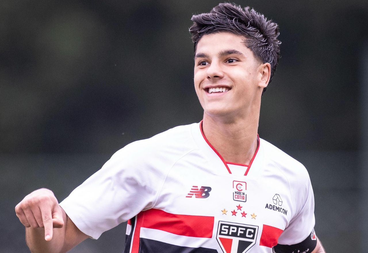 Jogador do São Paulo atropela e mata idoso em Barueri Jogador do São Paulo atropela e mata idoso em Barueri