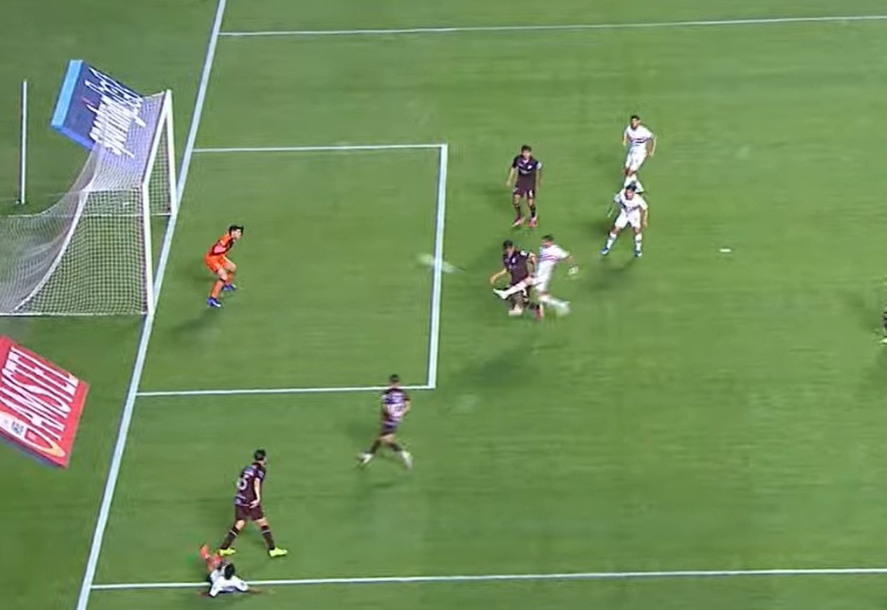 GOOOOOL DO SÃO PAULO! Luciano abre o placar contra o Bolívar GOOOOOL DO SÃO PAULO! Luciano abre o placar contra o Bolívar