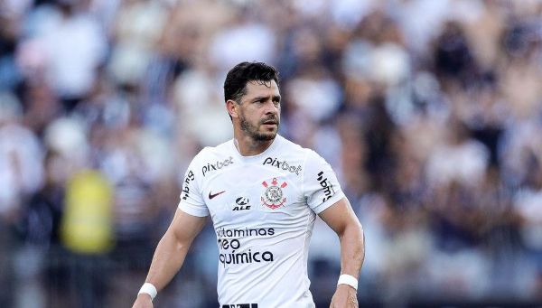 Santos anuncia acordo com Giuliano, ex-Corinthians