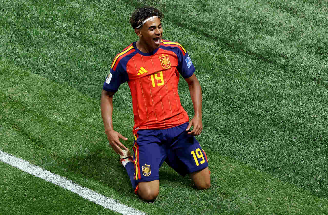 Yamal marca primeiro gol em Copas Yamal marca primeiro gol em Copas