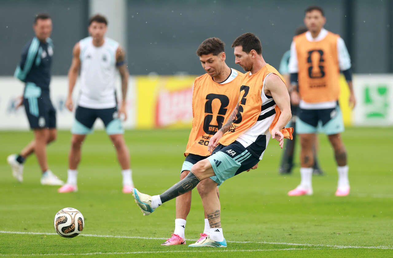 Scaloni indica alterações em último treino da Argentina Scaloni indica alterações em último treino da Argentina