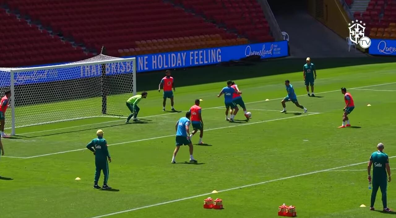 Seleção faz treino aberto antes de viagem para Índia