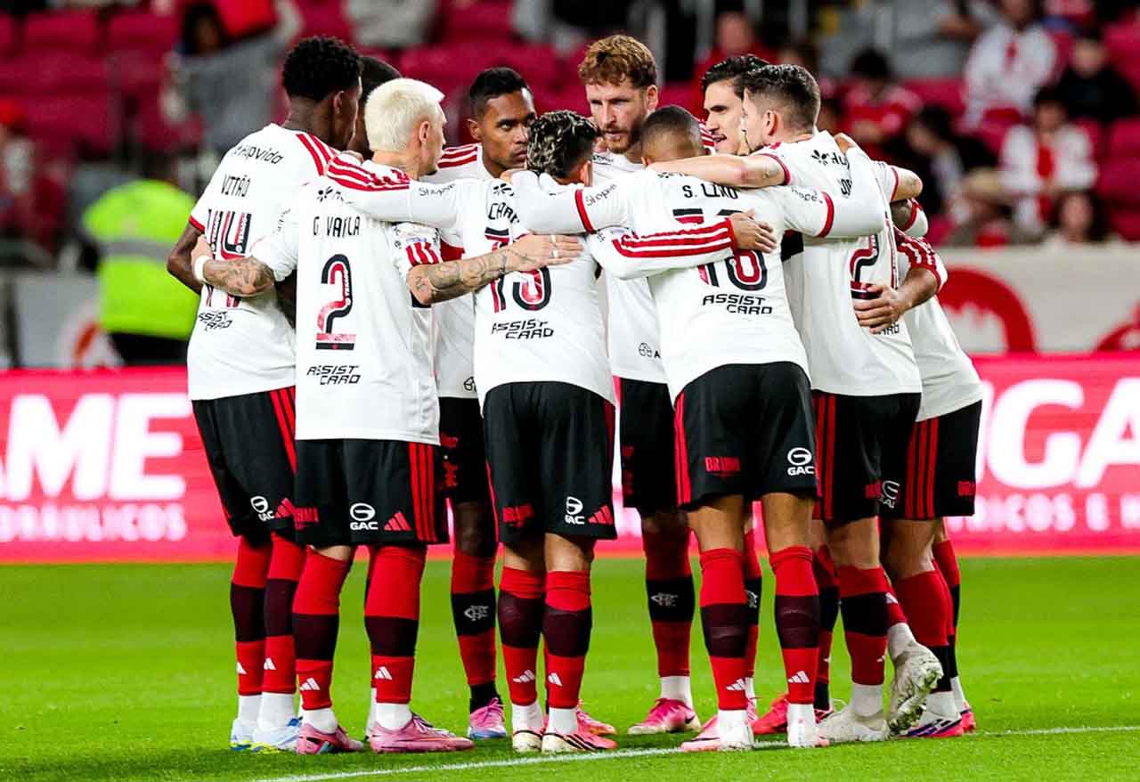 Flamengo sofre pressão às vésperas da decisão na Liberta Flamengo sofre pressão às vésperas da decisão na Liberta
