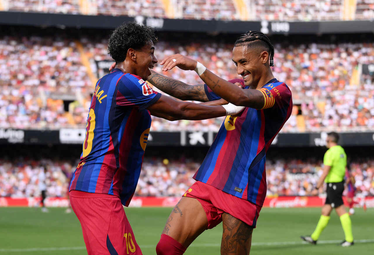 Barça goleia Valencia e assume liderança isolada na La Liga