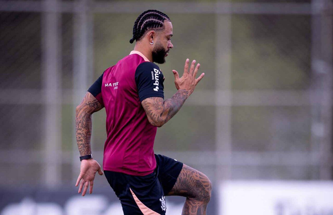 Corinthians inicia semana com expectativa por retorno de Depay