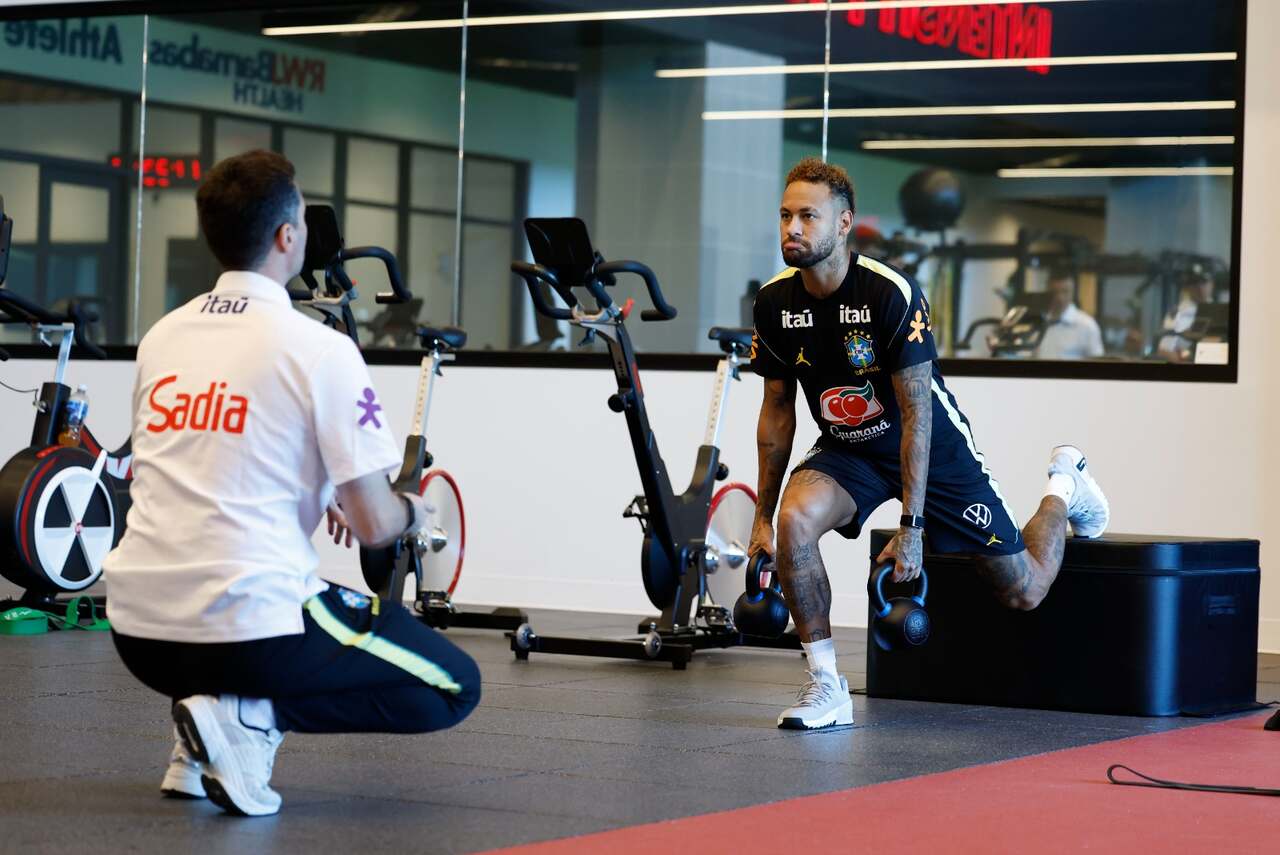 Neymar evolui, mas segue sem prazo para voltar Neymar evolui, mas segue sem prazo para voltar