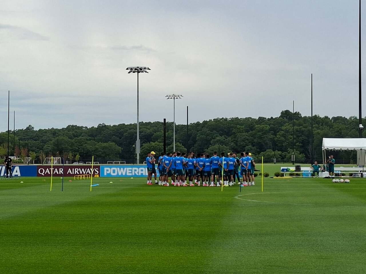 Ancelotti conversa com Vini e Brasil ajusta últimos detalhes