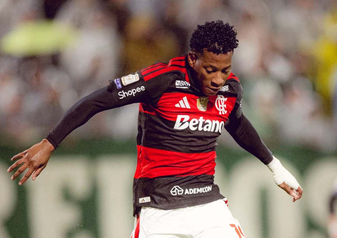 Dínamo reprova Plata em exames e atacante volta ao Flamengo