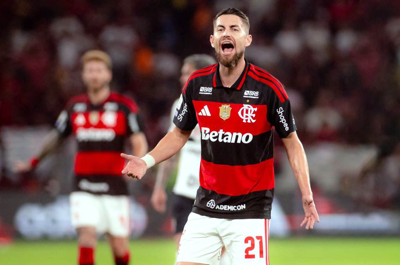Expulsões voltam a atrapalhar o Flamengo na temporada Expulsões voltam a atrapalhar o Flamengo na temporada