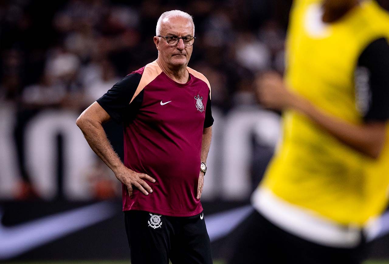 Imagem da noticia Dorival assume culpa por derrota e rebate: "Nunca trabalhei com créditos"