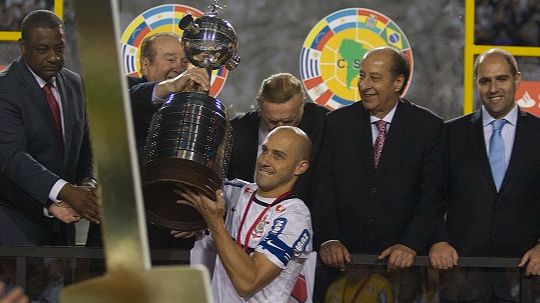 Corinthians e Boca Juniors reeditam clássico na reabertura do Pacaembu