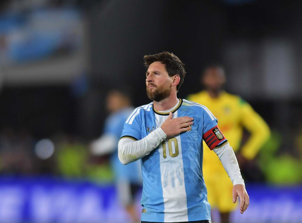 Messi dá um show em sua despedida com a camisa da Argentina Messi dá um show em sua despedida com a camisa da Argentina