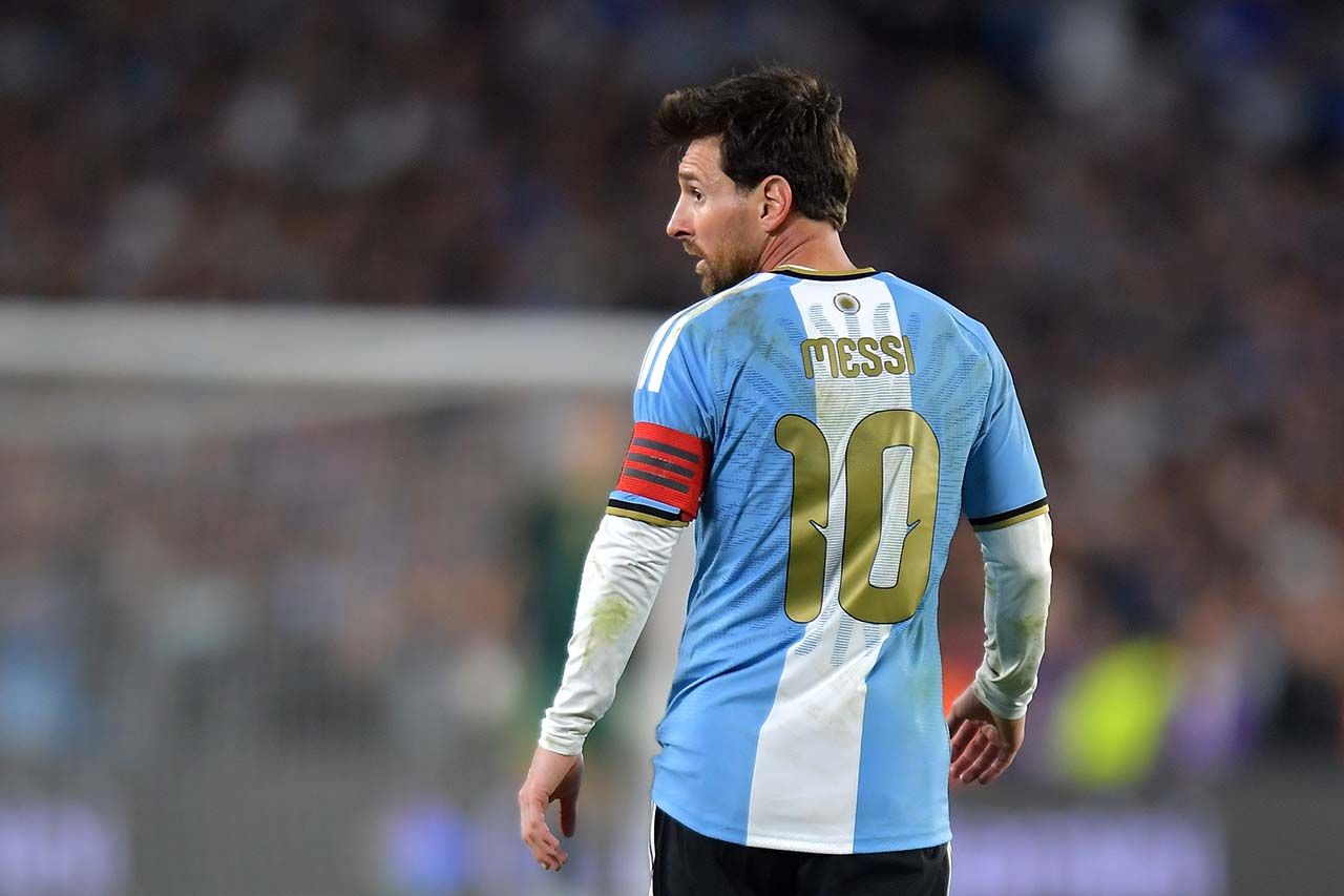 Messi se emociona em despedida, relembra o pai e diz: "Foi um orgulho" Messi se emociona em despedida, relembra o pai e diz: "Foi um orgulho"