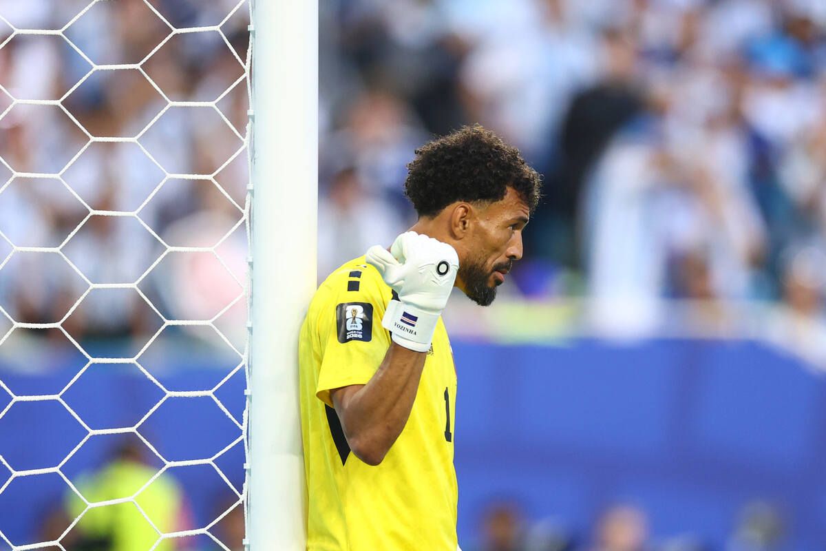 Vozinha é eleito o melhor goleiro da Copa na seleção da FIFA