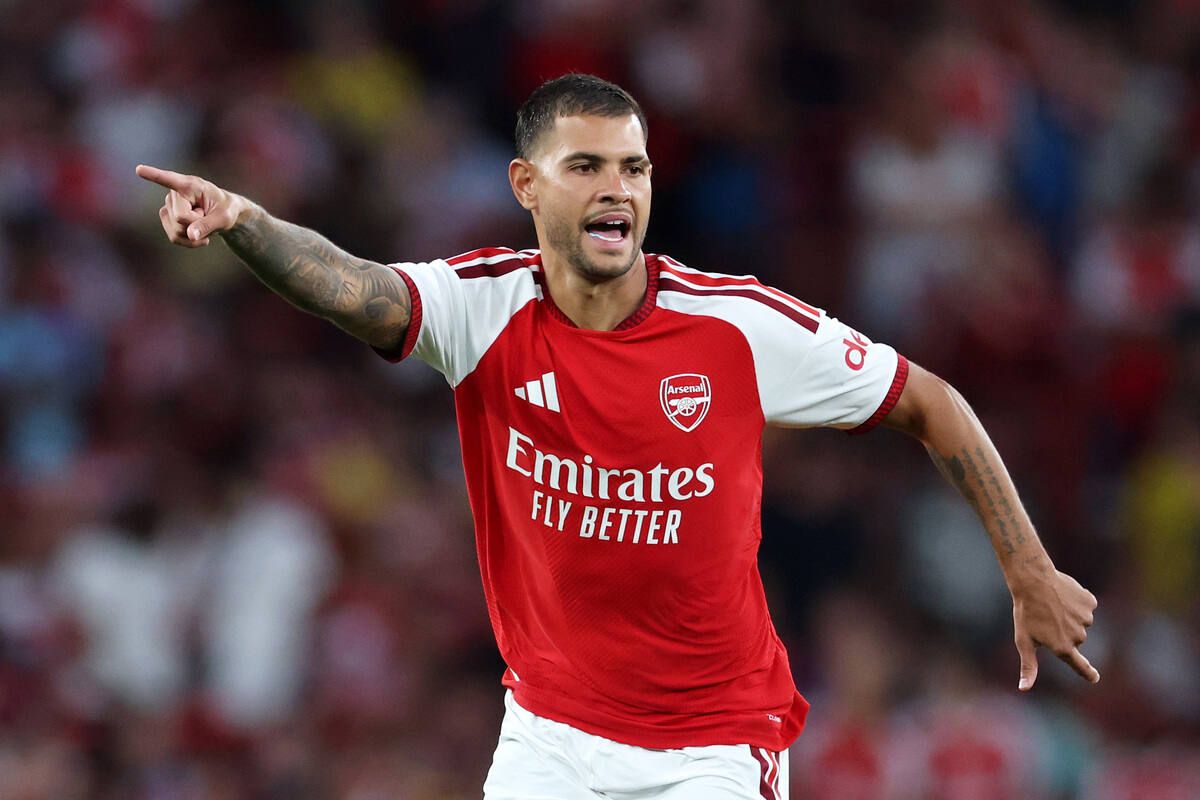 Arsenal vence o Como nos pênaltis em amistoso Arsenal vence o Como nos pênaltis em amistoso