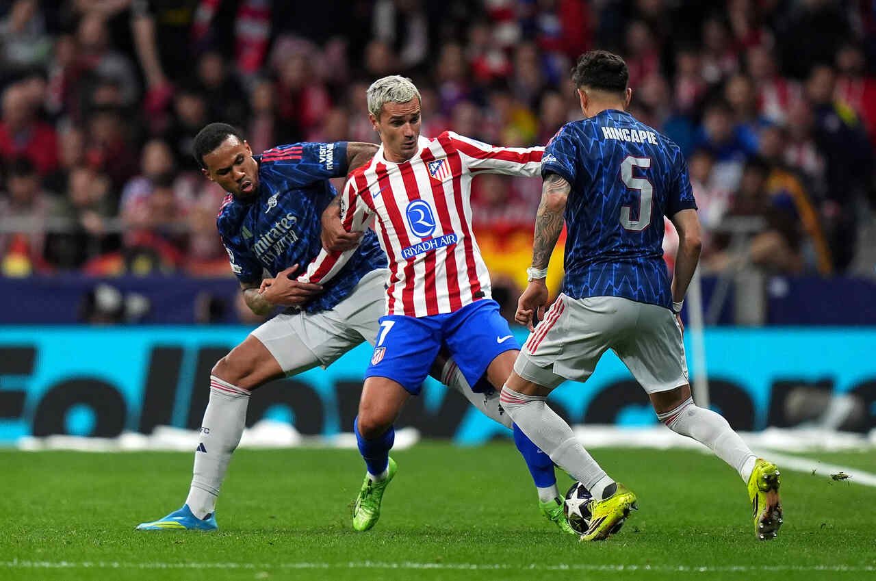 Atlético de Madrid e Arsenal empatam e deixam semifinal da Champions em aberto