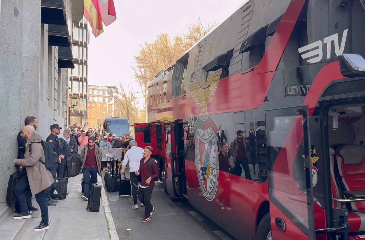 Vídeo: Prestianni é recebido aos gritos de "racista" em Madri