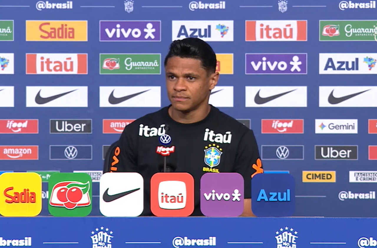 Douglas Santos prega respeito ao Haiti em coletiva Douglas Santos prega respeito ao Haiti em coletiva