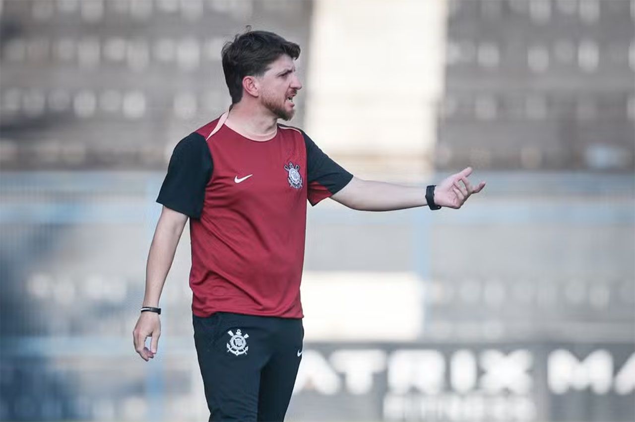 Sem treinador, Corinthians convoca técnico do sub-20 Sem treinador, Corinthians convoca técnico do sub-20