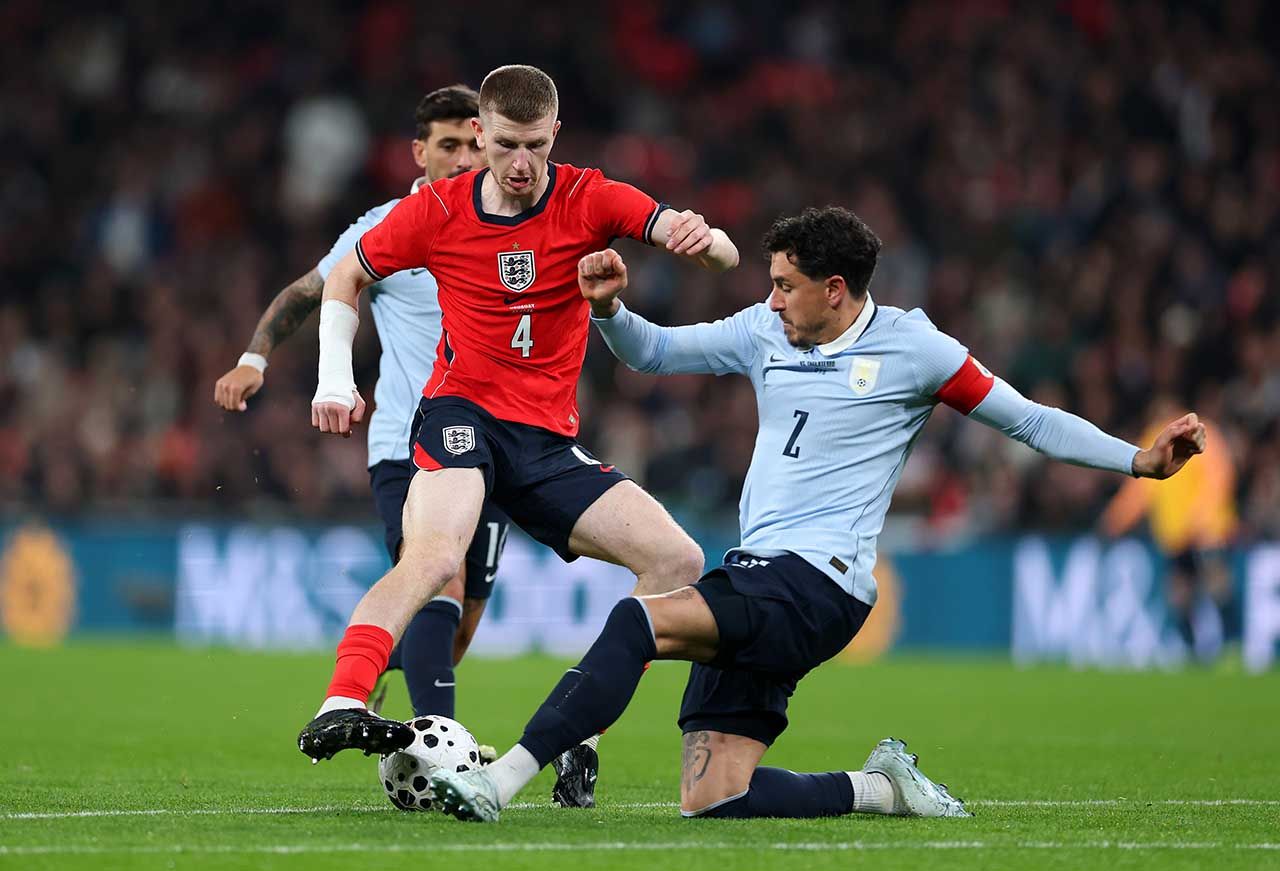 Zagueiro do Uruguai afirma que seleção pode "sonhar grande" na Copa Zagueiro do Uruguai afirma que seleção pode "sonhar grande" na Copa