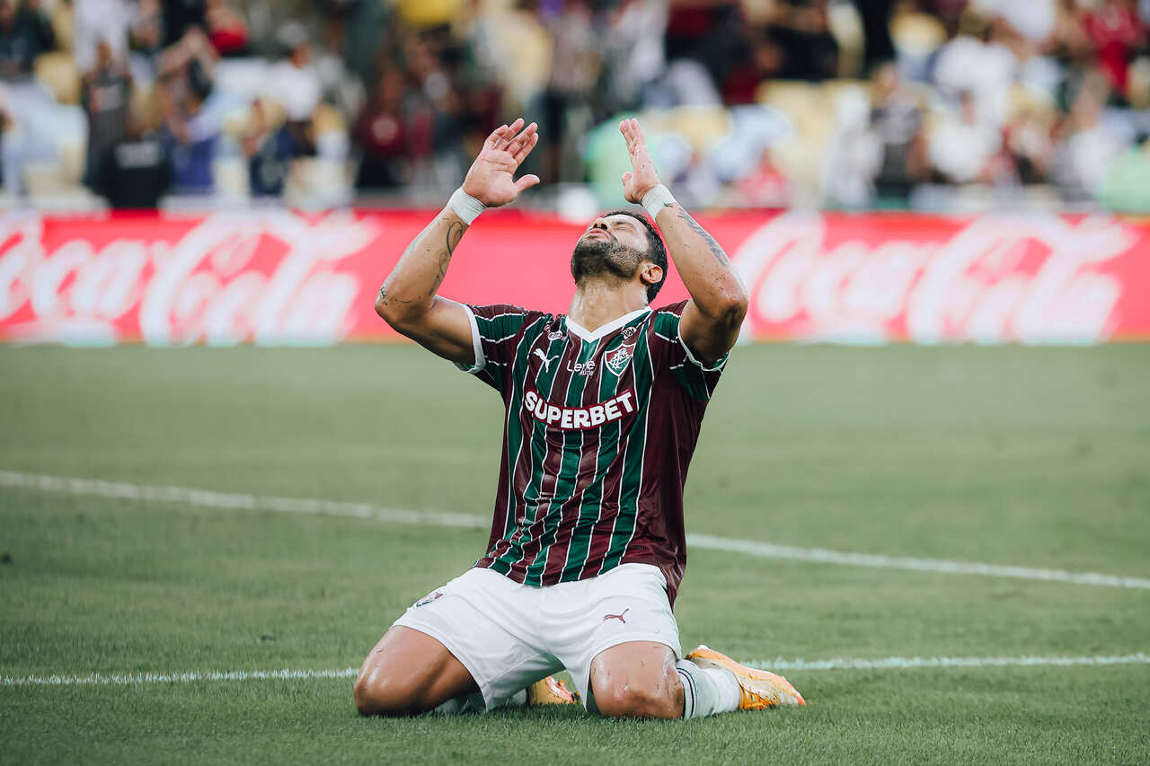 Hulk marca primeiro gol oficial pelo Flu no Maracanã Hulk marca primeiro gol oficial pelo Flu no Maracanã