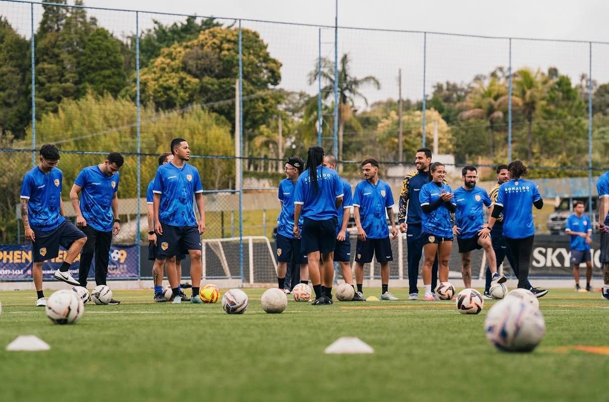 Muito além do placar: o que crianças aprendem com a competição no futebol Muito além do placar: o que crianças aprendem com a competição no futebol