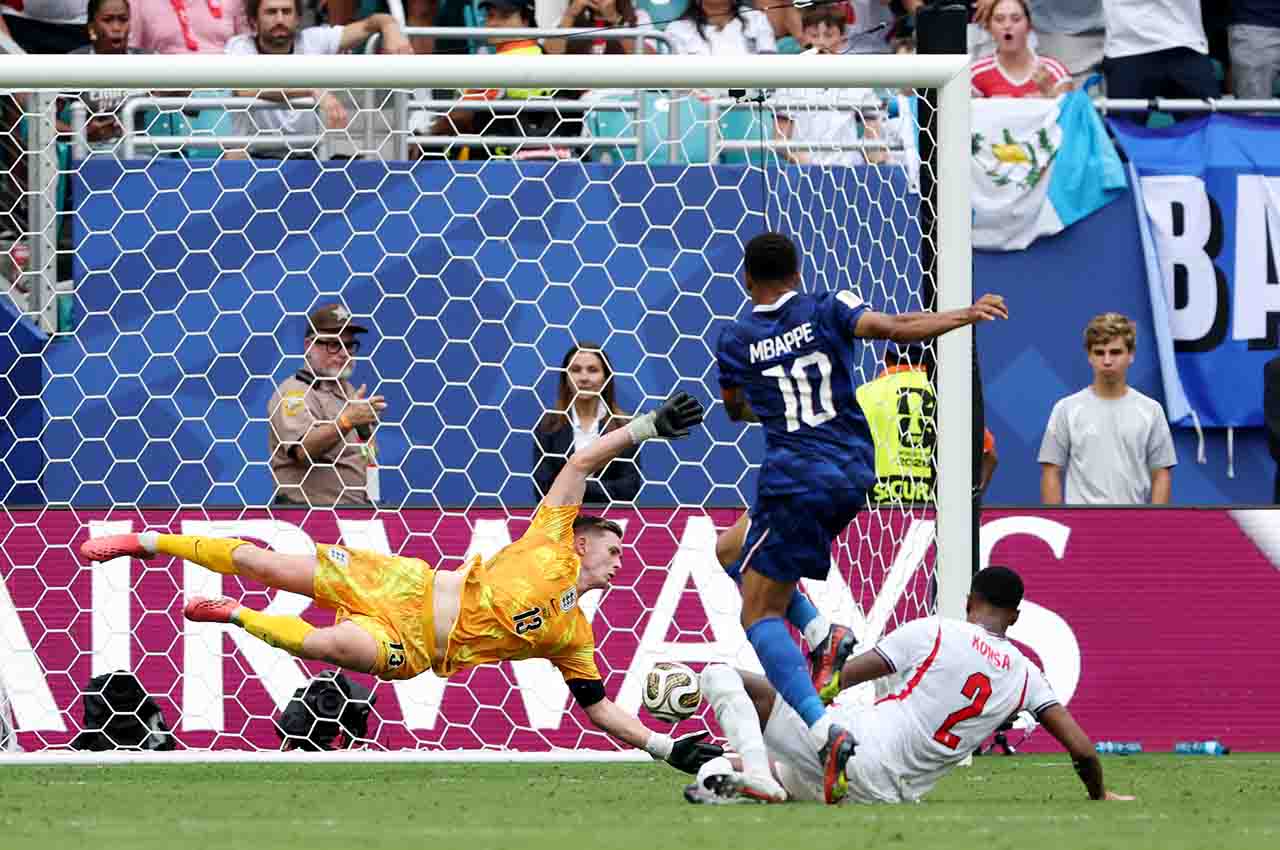 Mbappé admite primeiro tempo inaceitável da França Mbappé admite primeiro tempo inaceitável da França