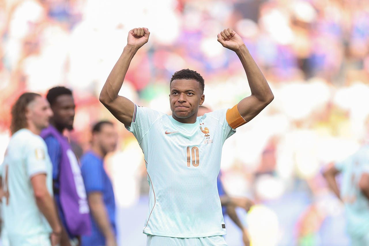 Mbappé pede cautela com a França após classificação